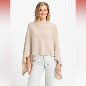 We Are Amma nursing cocoon in the color Natural. Excellent used condition.